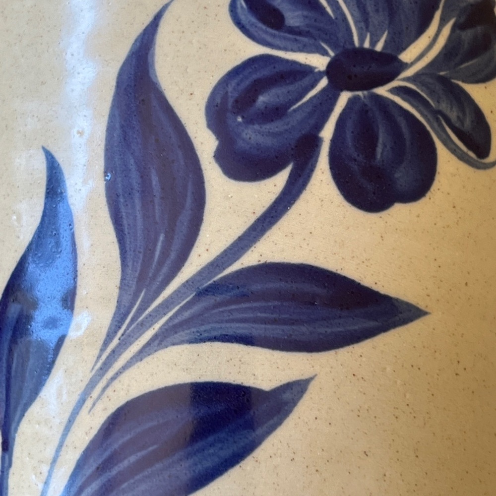 NEW Williamsburg pottery salt glazed cobalt blue leaf floral pitcher jug 6” tall - Picture 4 of 7